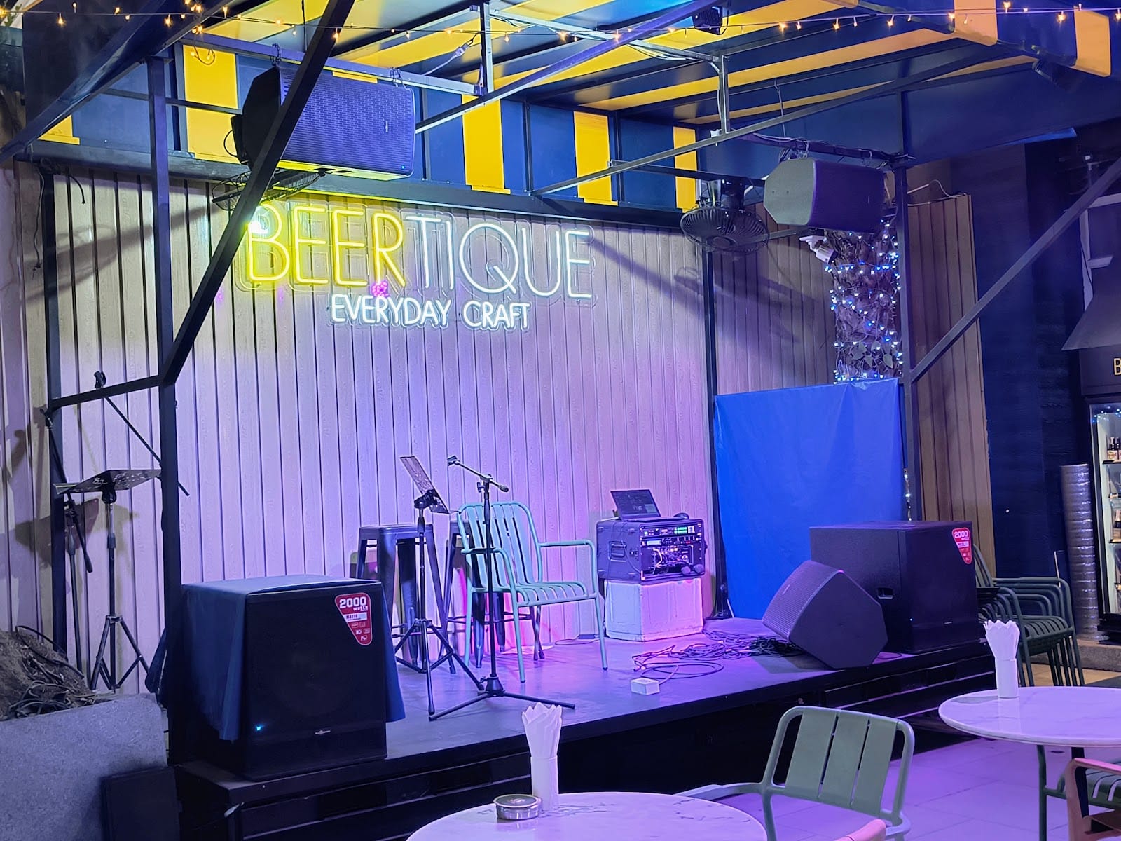 Beertique, Pattaya Beach — Nightlife in Pattaya, Pattaya
