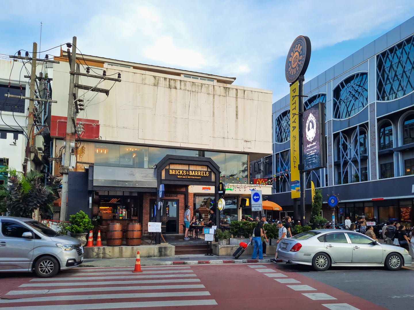 Bricks and Barrels — Nightlife in Pattaya, Pattaya