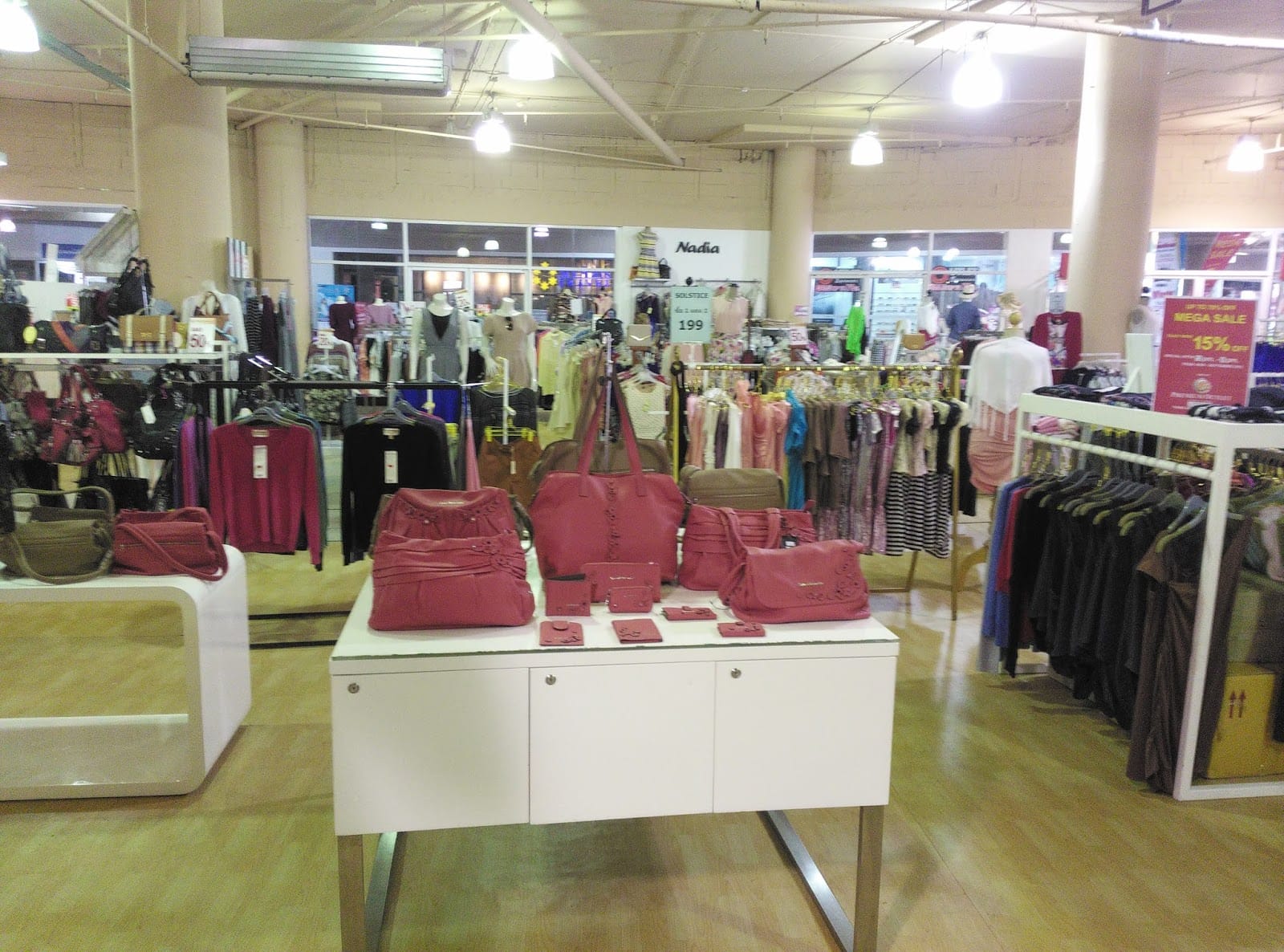 Pattaya Avenue — Shopping in Pattaya, Pattaya