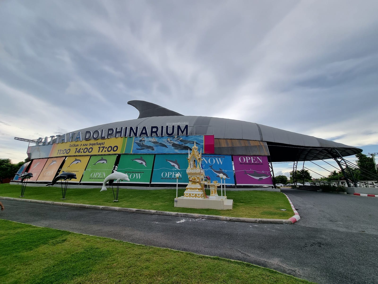 Pattaya Dolphinarium — Family & Kids in Pattaya, Pattaya