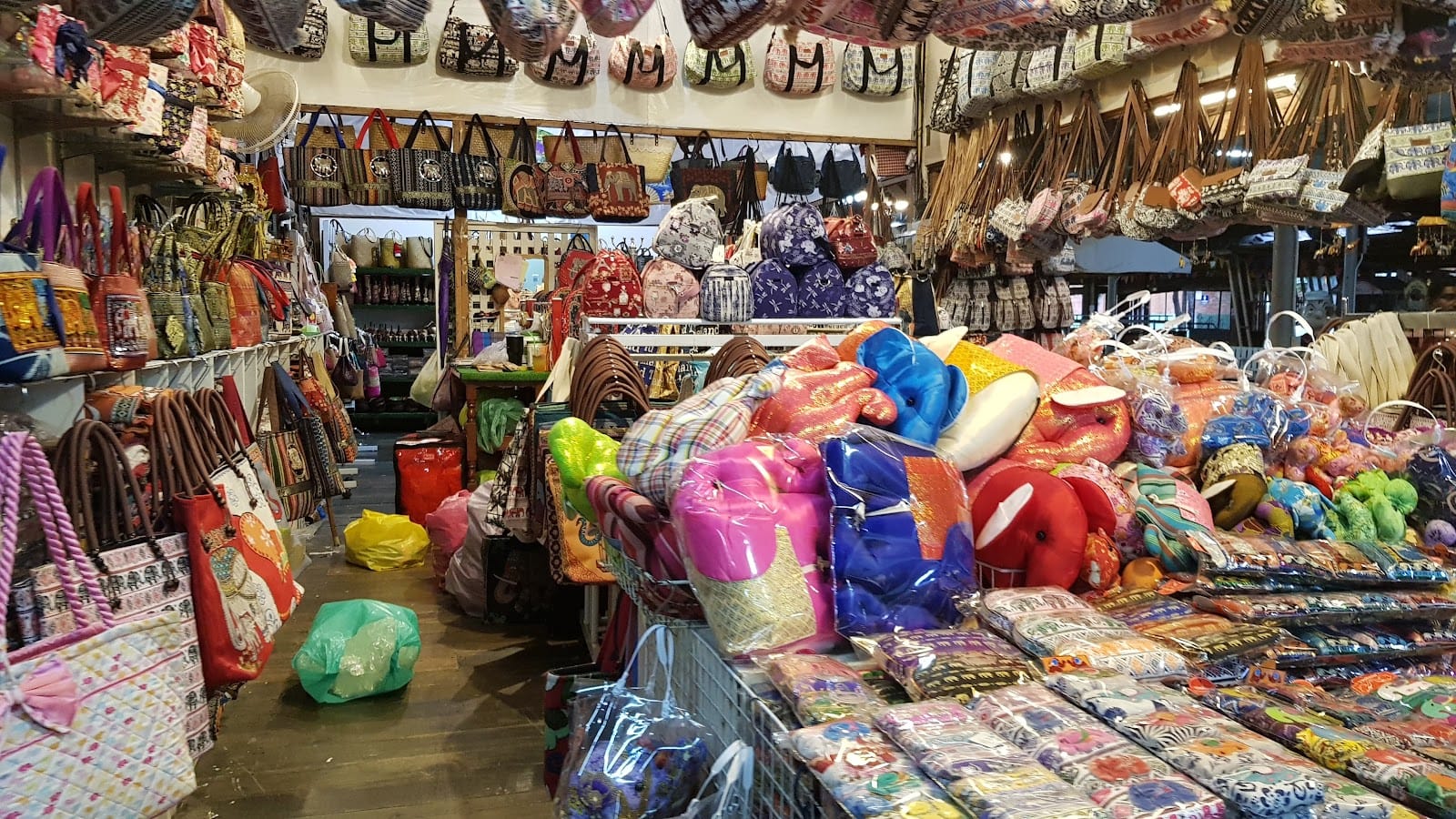 Pattaya Floating Market — Shopping in Pattaya, Pattaya