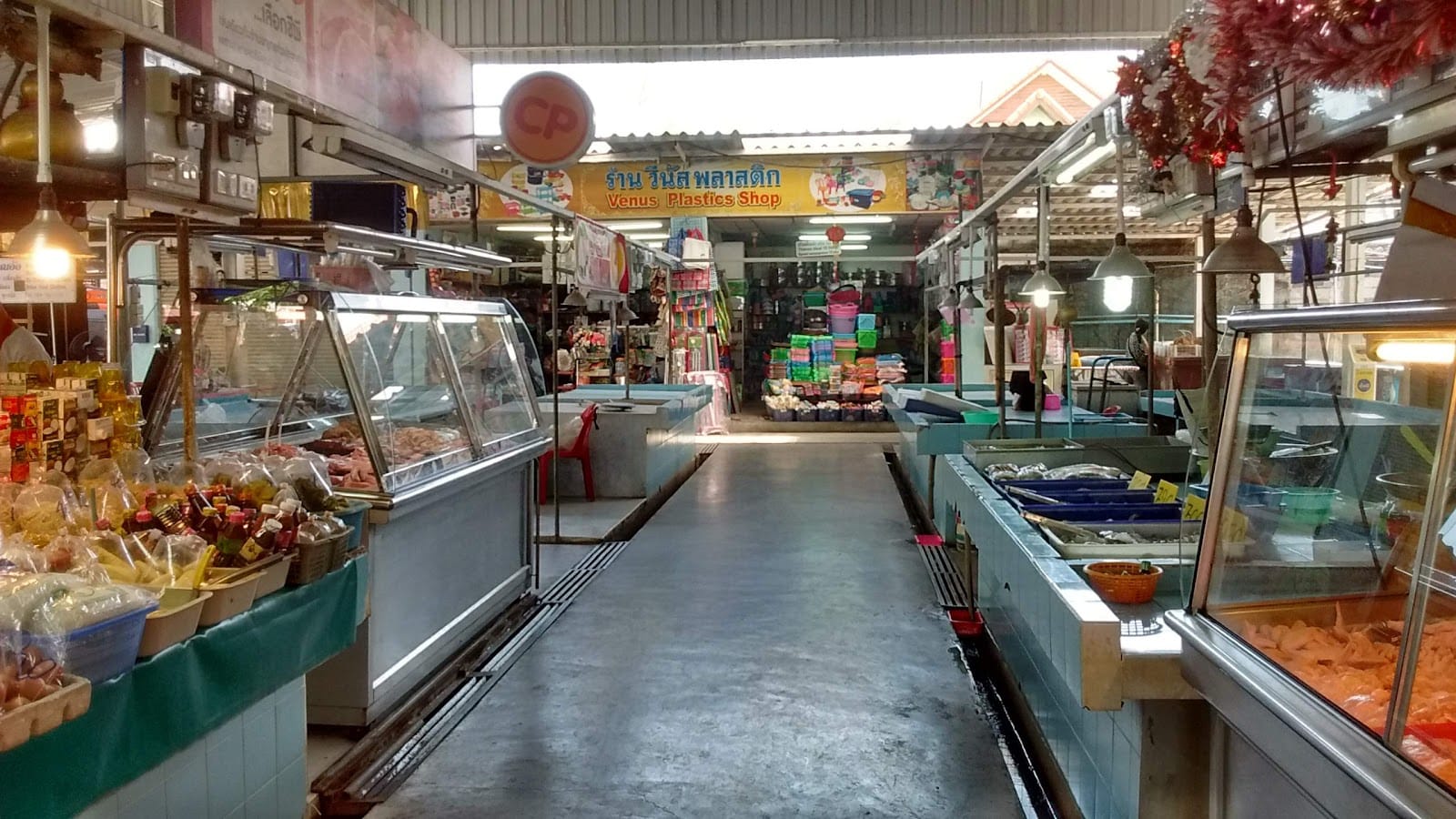 Rompho Market — Shopping in Pattaya, Pattaya