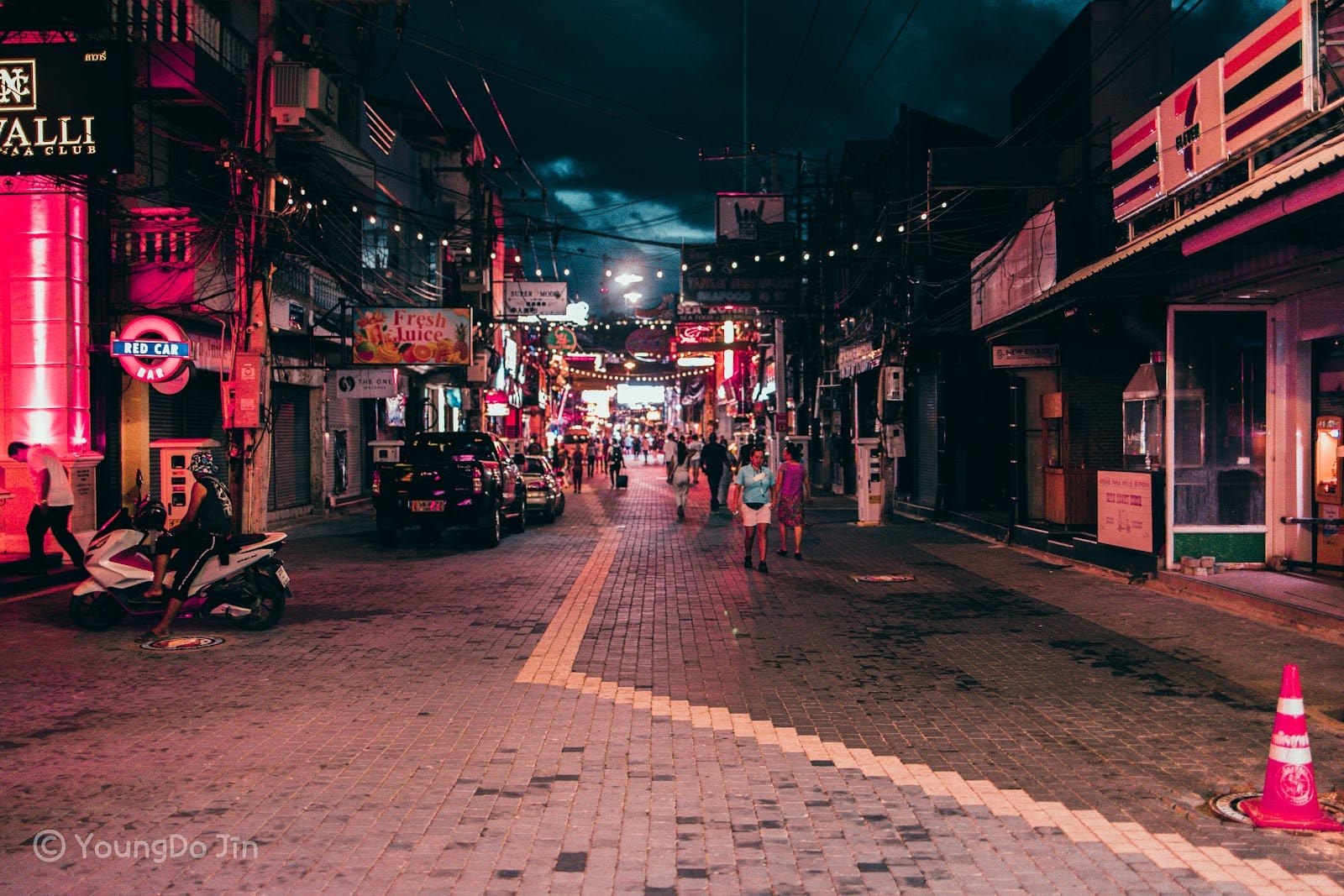 Walking Street — Nightlife in Pattaya, Pattaya